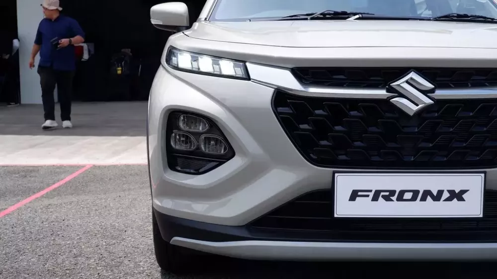 Cận cảnh hệ thống đèn trước 2 tầng của Suzuki Fronx Cận cảnh hệ thống đèn trước 2 tầng của Suzuki Fronx