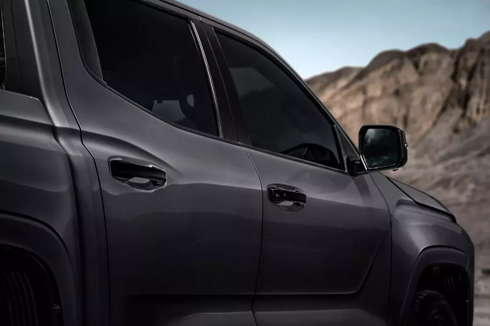 Tay nắm cửa của Mitsubishi Triton Double Cab Plus Ultra Tay nắm cửa của Mitsubishi Triton Double Cab Plus Ultra