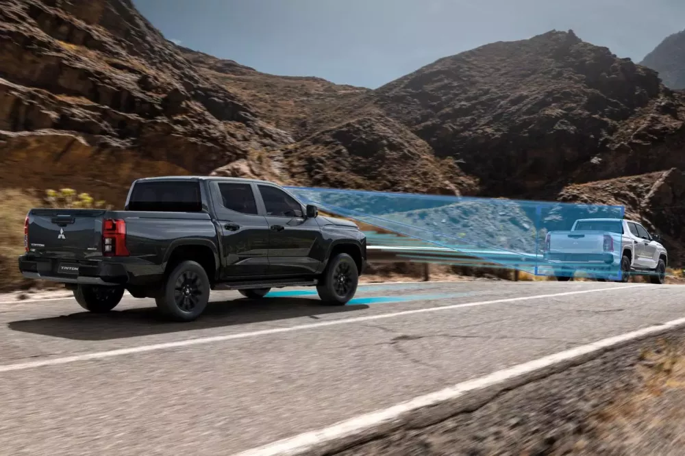 Mitsubishi Triton Double Cab Plus Ultra có hệ thống kiểm soát hành trình thích ứng Mitsubishi Triton Double Cab Plus Ultra có hệ thống kiểm soát hành trình thích ứng
