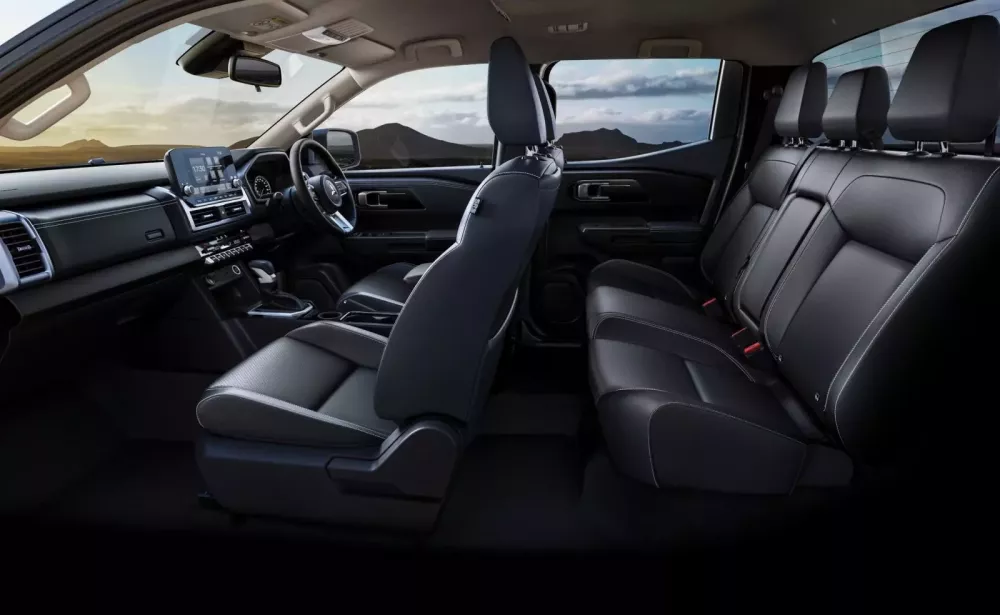 Mitsubishi Triton Double Cab Plus Ultra sở hữu ghế bọc da phản xạ nhiệt Mitsubishi Triton Double Cab Plus Ultra sở hữu ghế bọc da phản xạ nhiệt