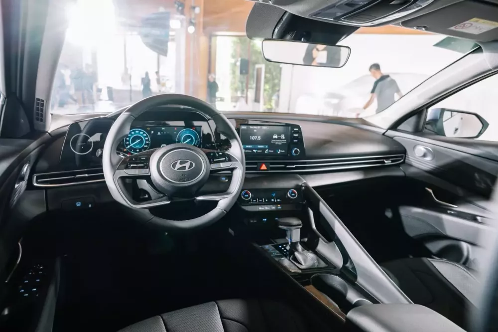 Khoang lái của Hyundai Elantra 2025 Khoang lái của Hyundai Elantra 2025