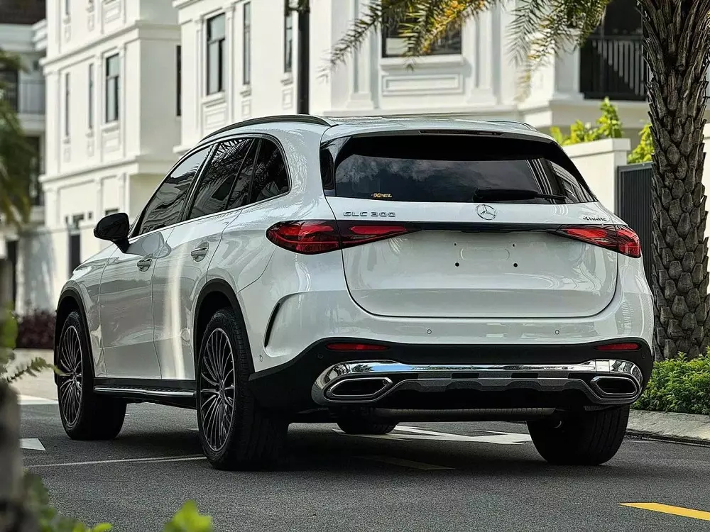 Mercedes-Benz GLC 300 4Matic sở hữu thiết kế và trang bị ấn tượng hơn Mercedes-Benz GLC 300 4Matic sở hữu thiết kế và trang bị ấn tượng hơn