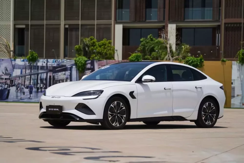 Mẫu sedan thuần điện Seal cũng thuộc dòng xe Ocean của BYD. Mẫu sedan thuần điện Seal cũng thuộc dòng xe Ocean của BYD.