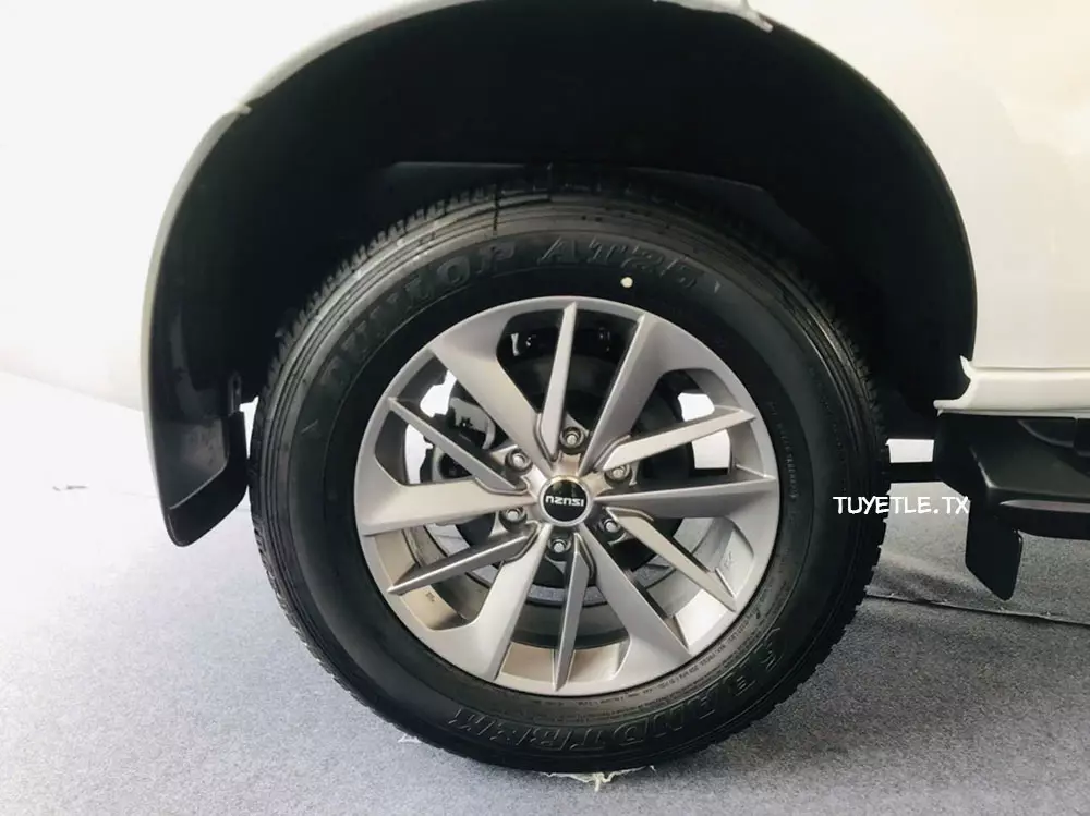 Mâm hợp kim của Isuzu mu-X 2025 bản tầm trung Mâm hợp kim của Isuzu mu-X 2025 bản tầm trung