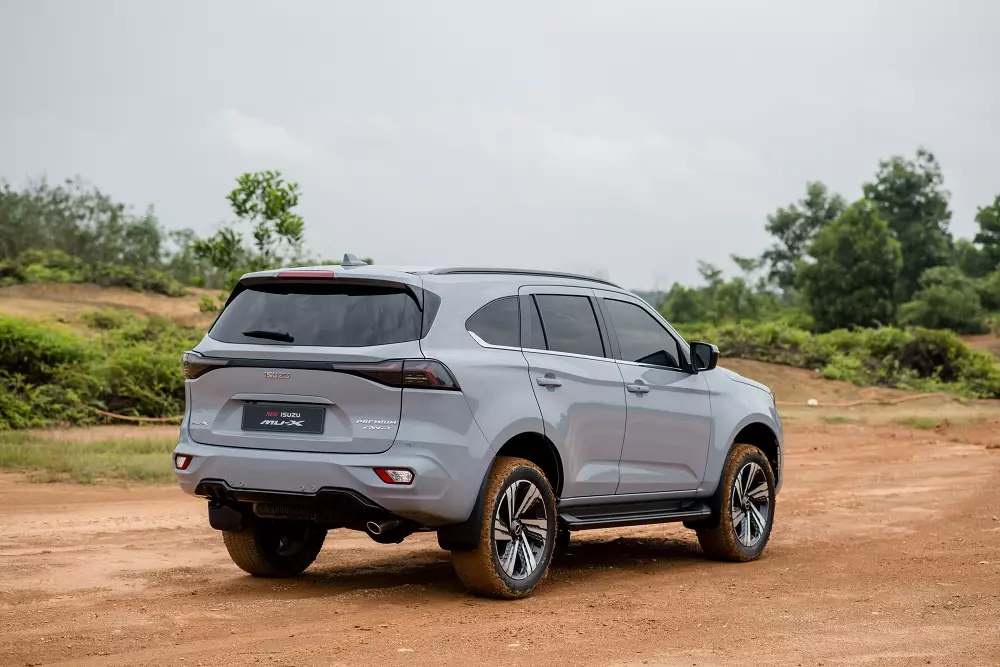 Isuzu mu-X 2025 được cải tiến thiết kế đèn hậu Isuzu mu-X 2025 được cải tiến thiết kế đèn hậu