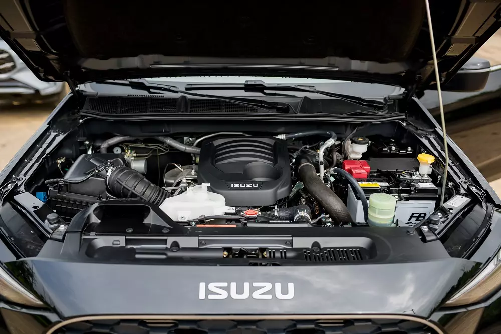 Isuzu mu-X 2025 dùng động cũ Isuzu mu-X 2025 dùng động cũ