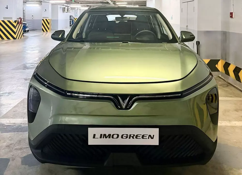 Cận cảnh khu vực đầu xe của VinFast Limo Green Cận cảnh khu vực đầu xe của VinFast Limo Green