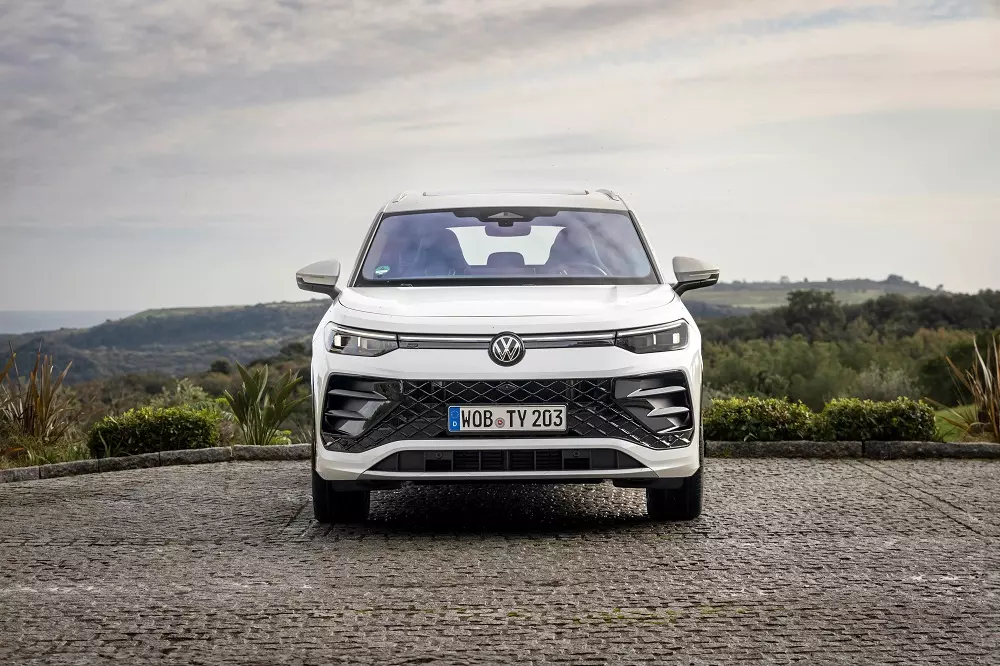 Volkswagen Tayron bản R-Line Volkswagen Tayron bản R-Line