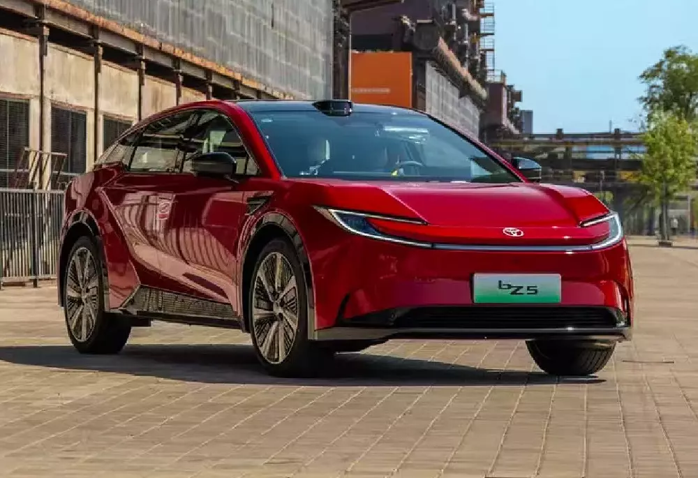 Toyota bZ5 sở hữu thiết kế đầu xe kiểu cá mập đầu búa Toyota bZ5 sở hữu thiết kế đầu xe kiểu cá mập đầu búa