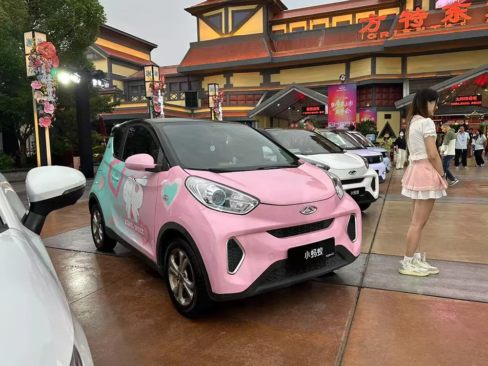 Chery Little Ant Love Edition mới Chery Little Ant Love Edition mới
