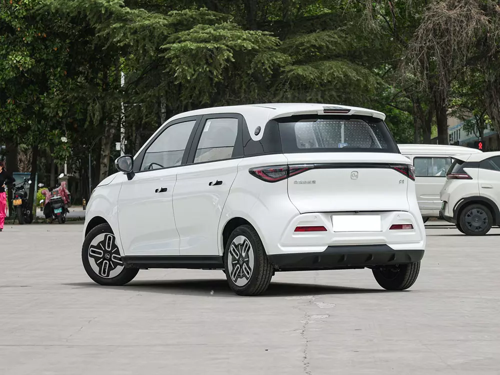 Chery QQ Domi nhìn từ phía sau Chery QQ Domi nhìn từ phía sau