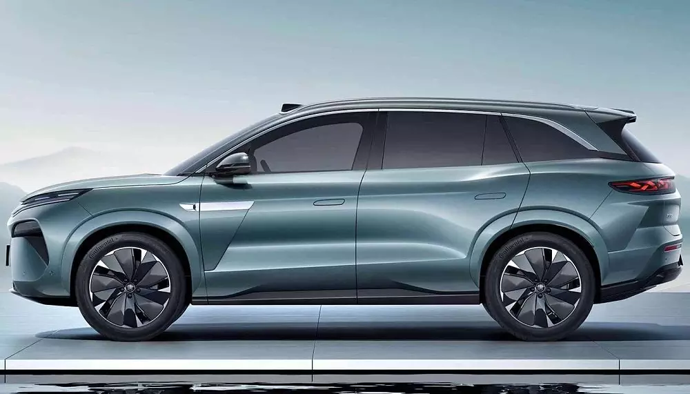 BYD Sealion 8 có kích thước lớn hơn mẫu xe điện cùng tên đang bán ở Việt Nam BYD Sealion 8 có kích thước lớn hơn mẫu xe điện cùng tên đang bán ở Việt Nam