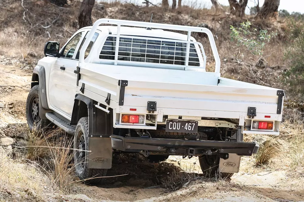 Ford Ranger Super Duty không có sẵn thùng hàng phía sau Ford Ranger Super Duty không có sẵn thùng hàng phía sau