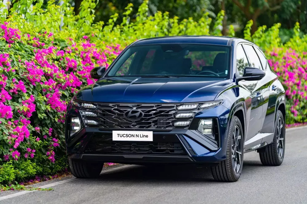 Hyundai Tucson N Line ra mắt Việt Nam với thiết kế khỏe khoắn hơn, giá từ 989 triệu đồng Hyundai Tucson N Line ra mắt Việt Nam với thiết kế khỏe khoắn hơn, giá từ 989 triệu đồng