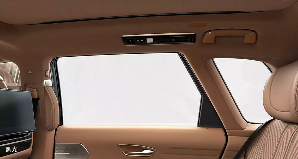 Kính cửa sổ của Toyota Century 2026 ở chế độ mờ hoàn toàn Kính cửa sổ của Toyota Century 2026 ở chế độ mờ hoàn toàn