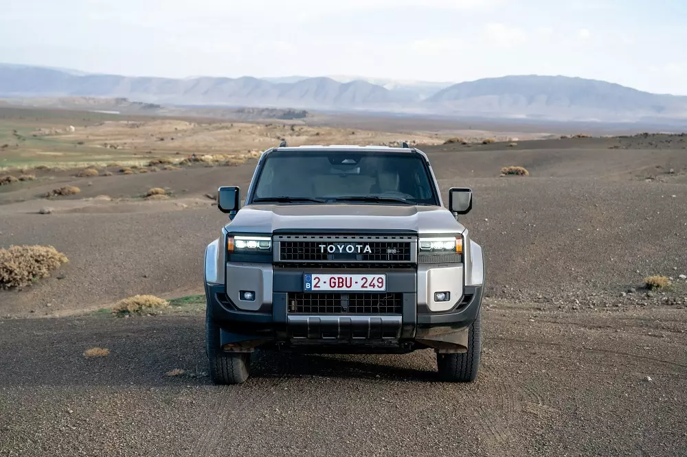 Toyota Land Cruiser Hybrid 48V không thay đổi về mặt thiết kế Toyota Land Cruiser Hybrid 48V không thay đổi về mặt thiết kế