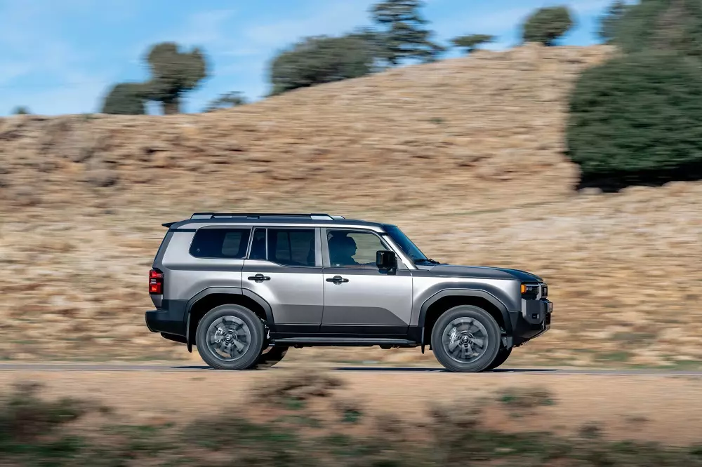 Toyota Land Cruiser Hybrid 48V chưa được công bố giá bán Toyota Land Cruiser Hybrid 48V chưa được công bố giá bán