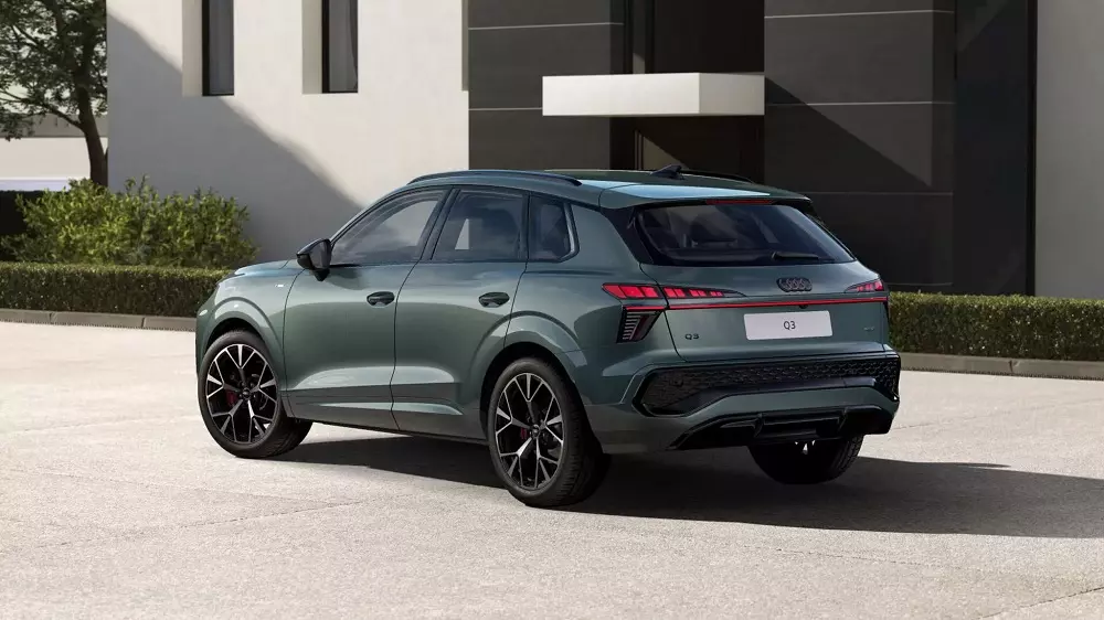 Audi Q3 2026 bản đủ có ngoại hình thể thao hơn Audi Q3 2026 bản đủ có ngoại hình thể thao hơn