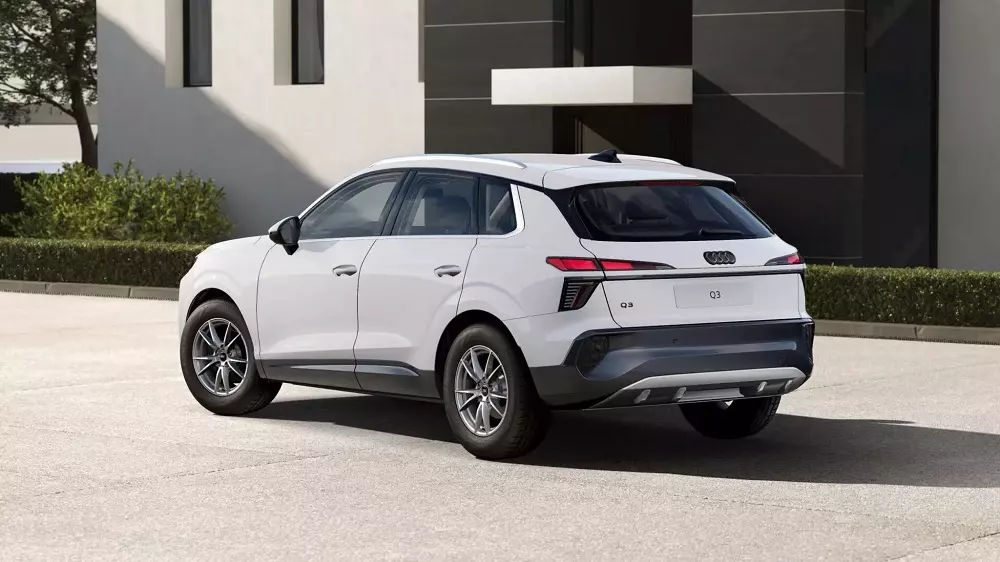 Audi Q3 2026 bản tiêu chuẩn có màu sơn trắng miễn phí Audi Q3 2026 bản tiêu chuẩn có màu sơn trắng miễn phí