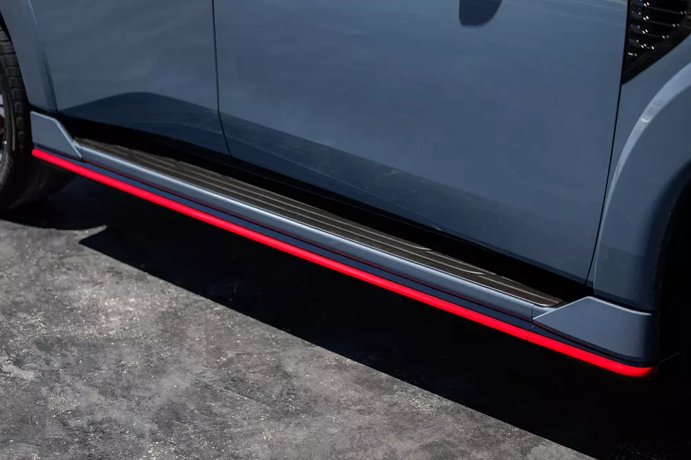 Bệ bước chân của Nissan Patrol Nismo Bệ bước chân của Nissan Patrol Nismo