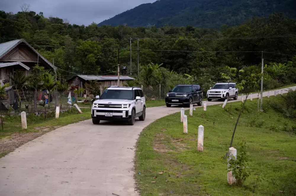 Hyundai Santa Fe driving on a mountain road