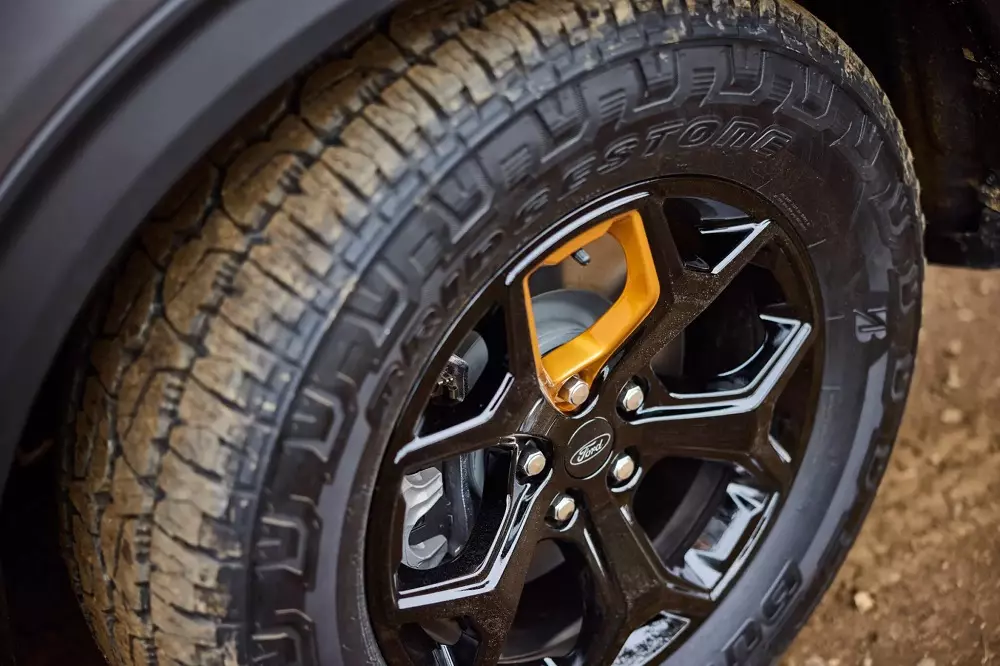 Mâm 18 inch đi kèm lốp địa hình của Ford Explorer Tremor 2026 Mâm 18 inch đi kèm lốp địa hình của Ford Explorer Tremor 2026