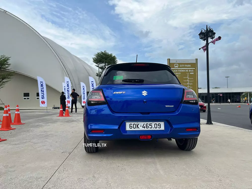 Suzuki Swift 2025 chỉ ăn 4,26 lít/100 km trên đường hỗn hợp Suzuki Swift 2025 chỉ ăn 4,26 lít/100 km trên đường hỗn hợp