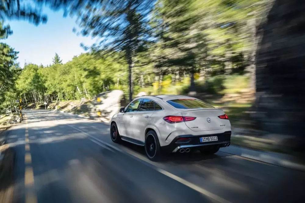 Thiết kế ngoại thất đậm chất thể thao, phóng khoáng của Mercedes-AMG GLE 53 4Matic Coupe. Thiết kế ngoại thất đậm chất thể thao, phóng khoáng của Mercedes-AMG GLE 53 4Matic Coupe.
