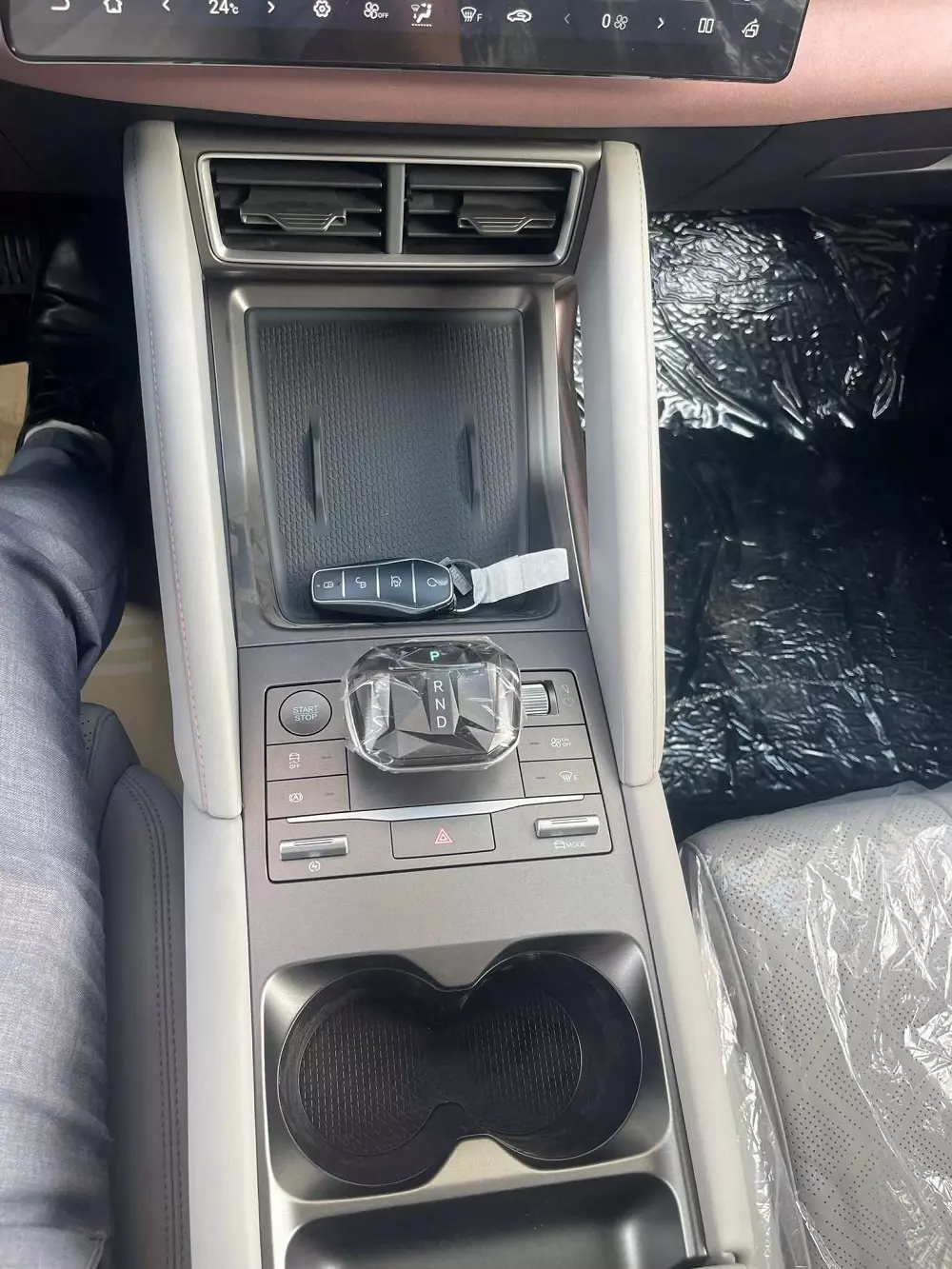 Cụm điều khiển trung tâm của BYD Atto 2 Cụm điều khiển trung tâm của BYD Atto 2