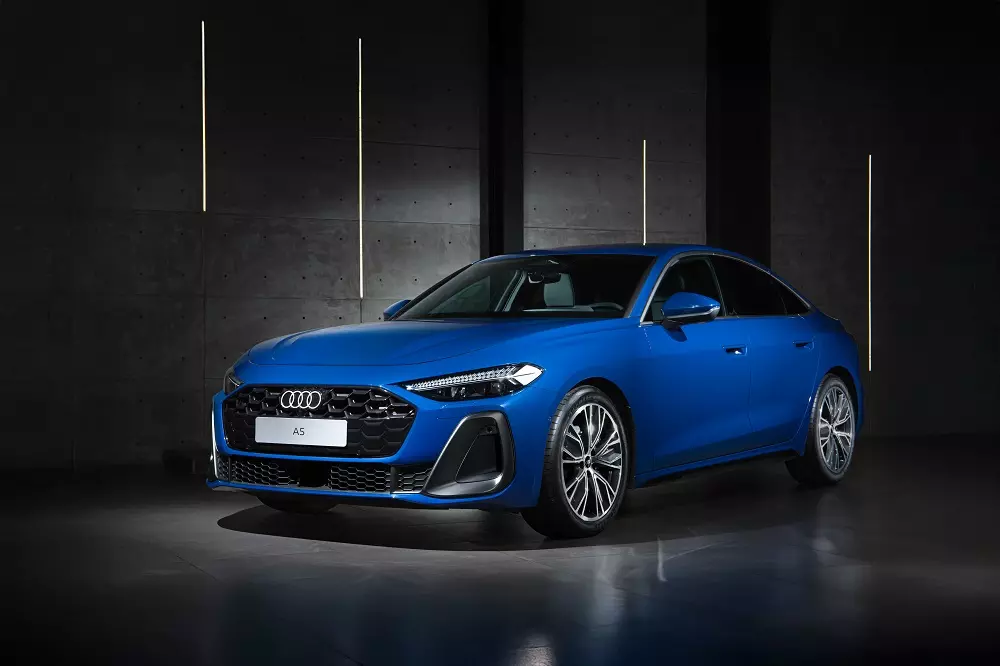 Audi A5 2026 dùng động cơ xăng tăng áp khá mạnh mẽ Audi A5 2026 dùng động cơ xăng tăng áp khá mạnh mẽ