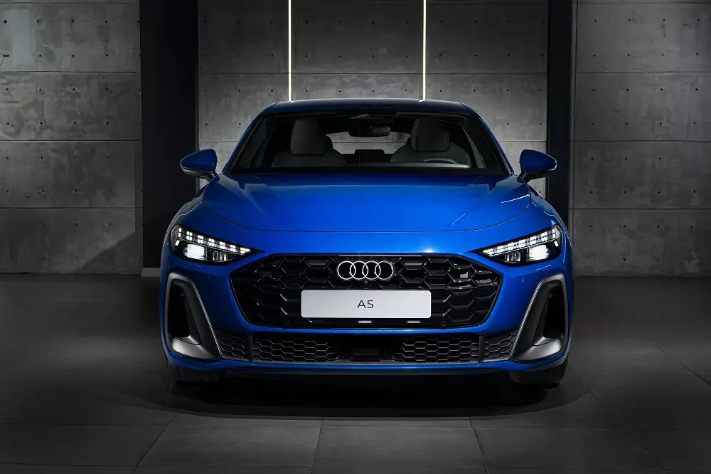 Cận cảnh khu vực đầu xe của Audi A5 2026 Cận cảnh khu vực đầu xe của Audi A5 2026