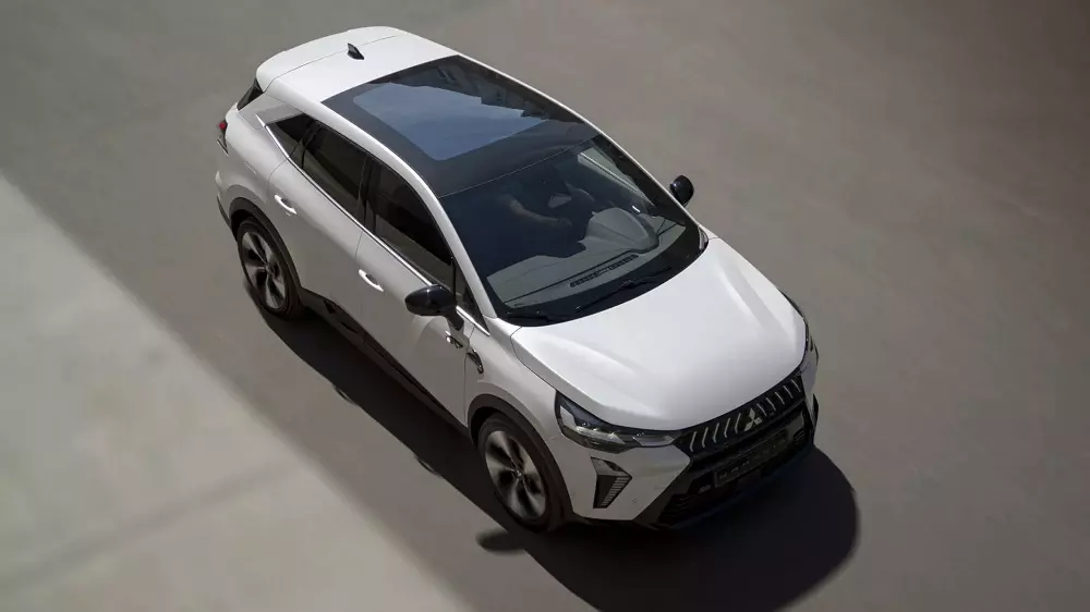 Mitsubishi Grandis 2025 được trang bị cửa sổ trời toàn cảnh Mitsubishi Grandis 2025 được trang bị cửa sổ trời toàn cảnh