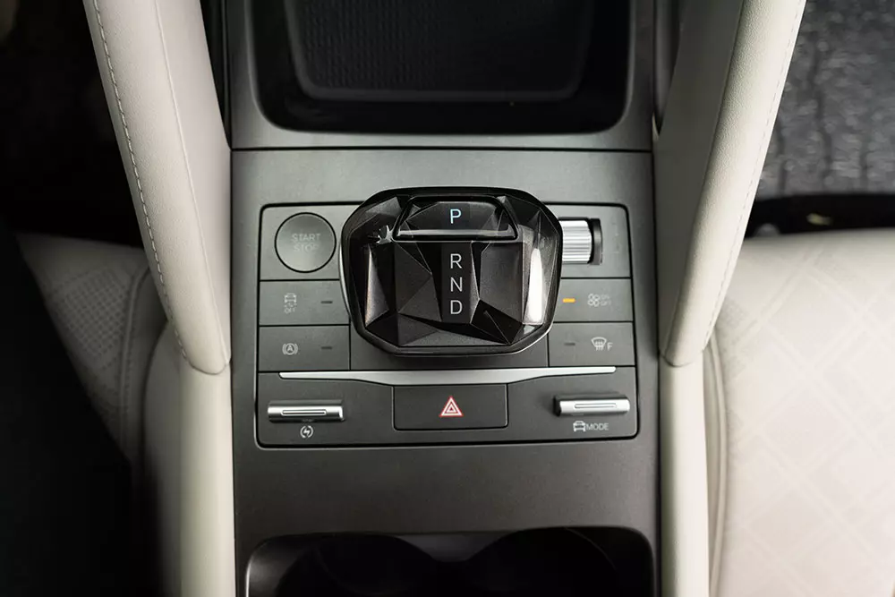 Cụm điều khiển trung tâm của BYD Atto 2 Cụm điều khiển trung tâm của BYD Atto 2