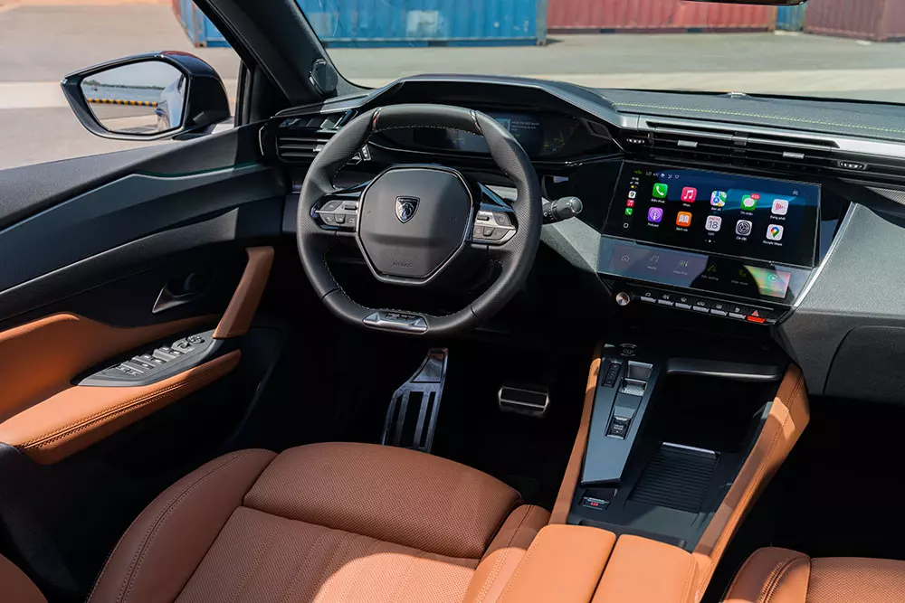 Khoang lái của Peugeot 408 Legend Edition Khoang lái của Peugeot 408 Legend Edition