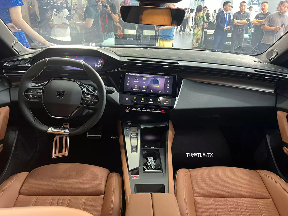 Peugeot 408 Legend Edition Interior