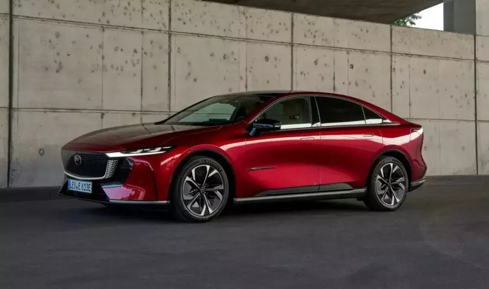 Mẫu sedan điện mới của Mazda chính thức được bán ở trời Âu Mẫu sedan điện mới của Mazda chính thức được bán ở trời Âu