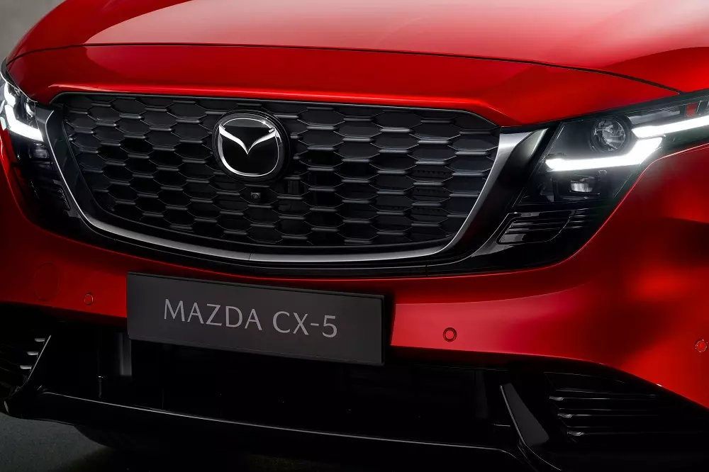 Cận cảnh lưới tản nhiệt của Mazda CX-5 2026 Cận cảnh lưới tản nhiệt của Mazda CX-5 2026