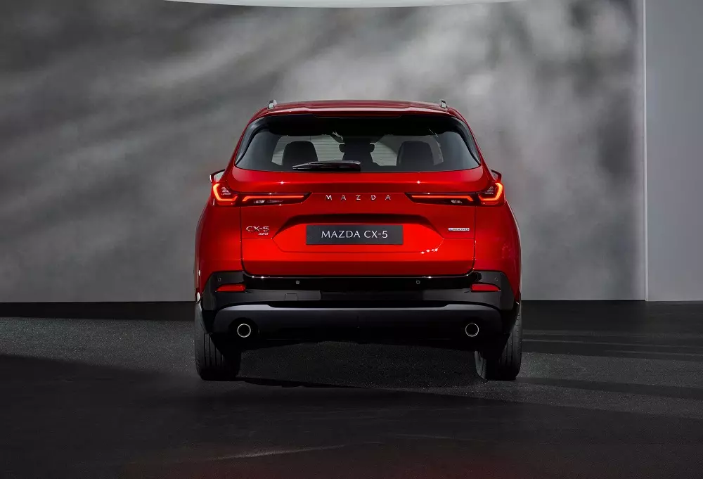 Mazda CX-5 2026 nhìn từ phía sau Mazda CX-5 2026 nhìn từ phía sau