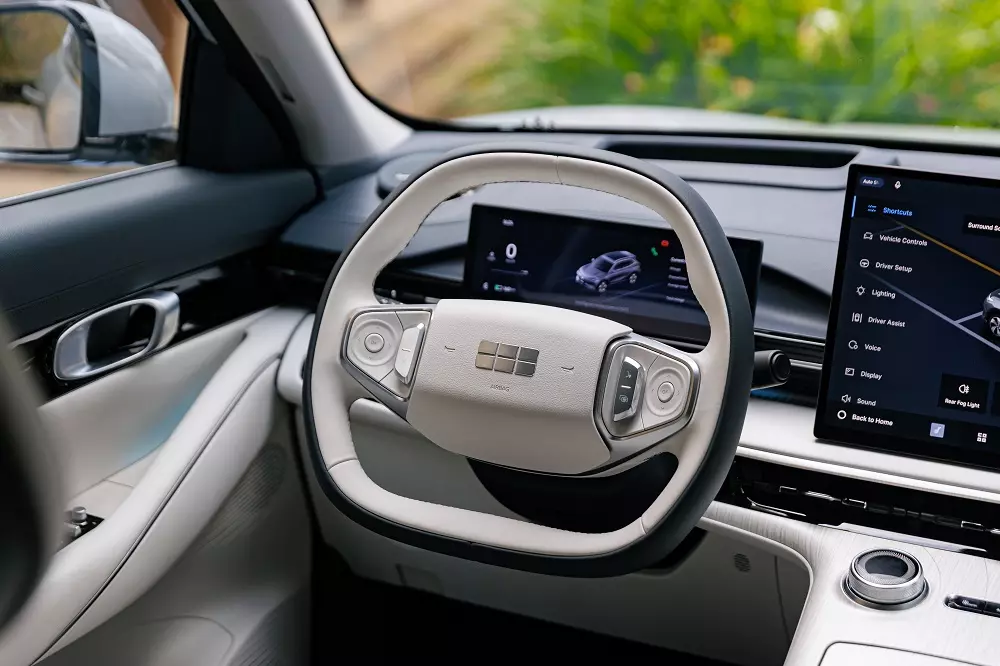 Geely EX5 bản cao cấp có các tính năng an toàn chủ động ADAS hiện đại hơn Geely EX5 bản cao cấp có các tính năng an toàn chủ động ADAS hiện đại hơn