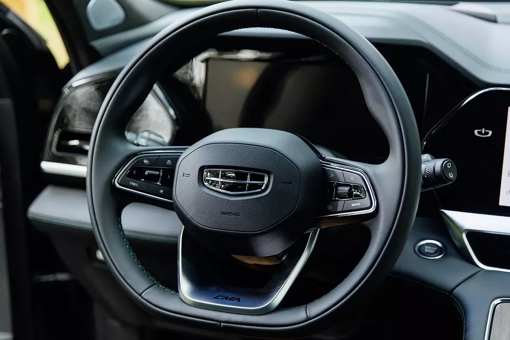 Geely Monjaro sở hữu nhiều tính năng an toàn Geely Monjaro sở hữu nhiều tính năng an toàn
