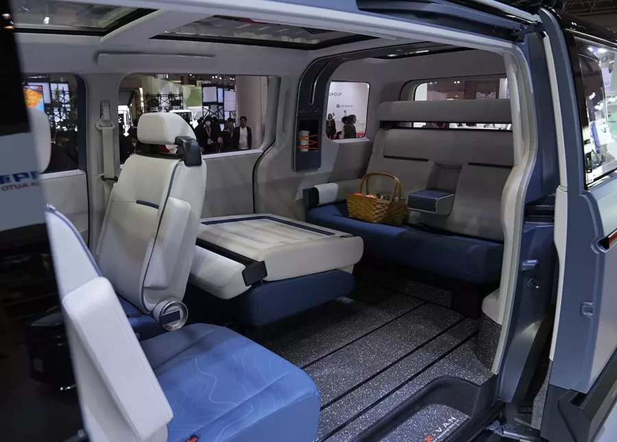 Nội thất 3 hàng ghế của Toyota X-Van Gear Concept Nội thất 3 hàng ghế của Toyota X-Van Gear Concept
