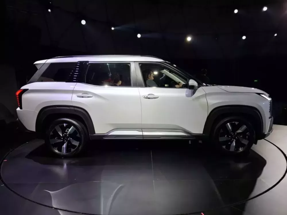 Mitsubishi Destinator là SUV cỡ C Mitsubishi Destinator là SUV cỡ C