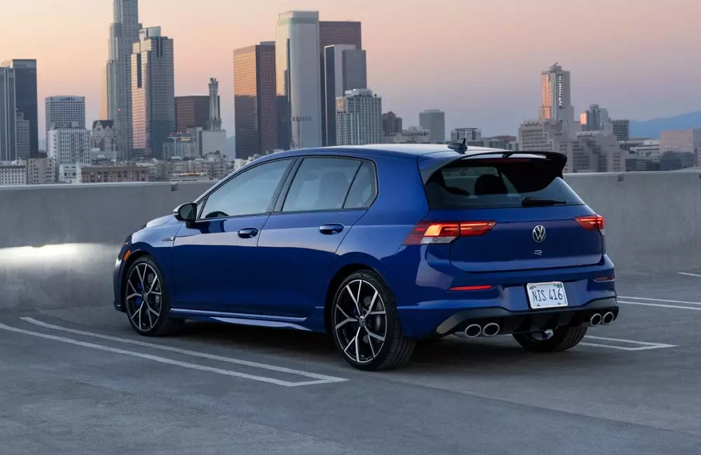 Volkswagen Golf R Performance sở hữu thiết kế thể thao hơn Volkswagen Golf R Performance sở hữu thiết kế thể thao hơn