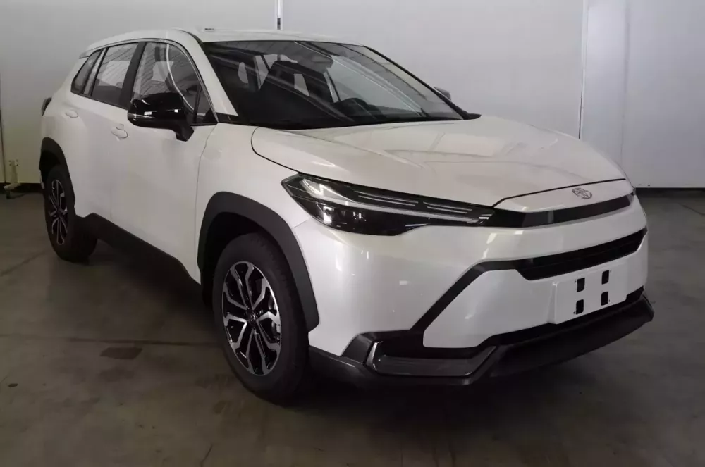 Lộ diện Toyota Frontlander 2026 - anh em song sinh của Corolla Cross Lộ diện Toyota Frontlander 2026 - anh em song sinh của Corolla Cross