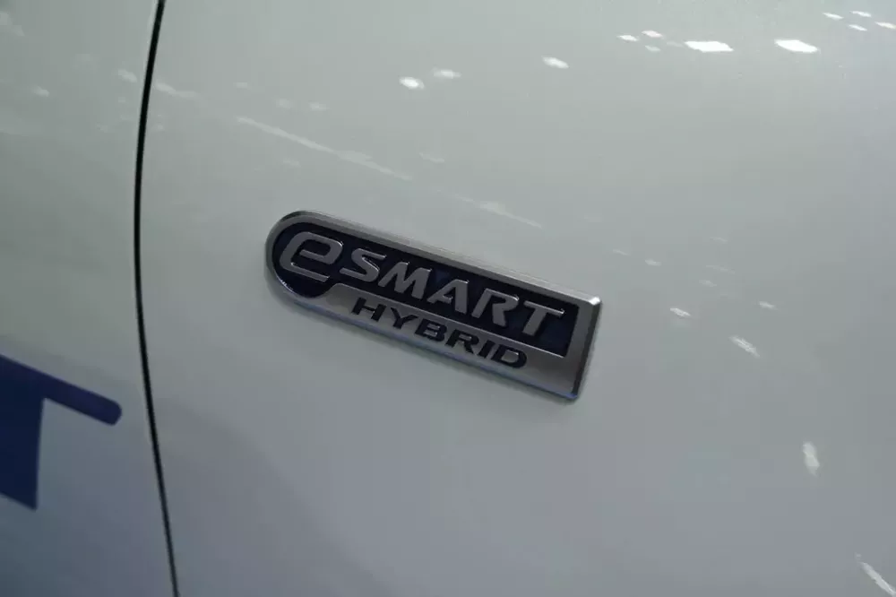 Logo riêng của Daihatsu Rocky e-Smart Hybrid Logo riêng của Daihatsu Rocky e-Smart Hybrid