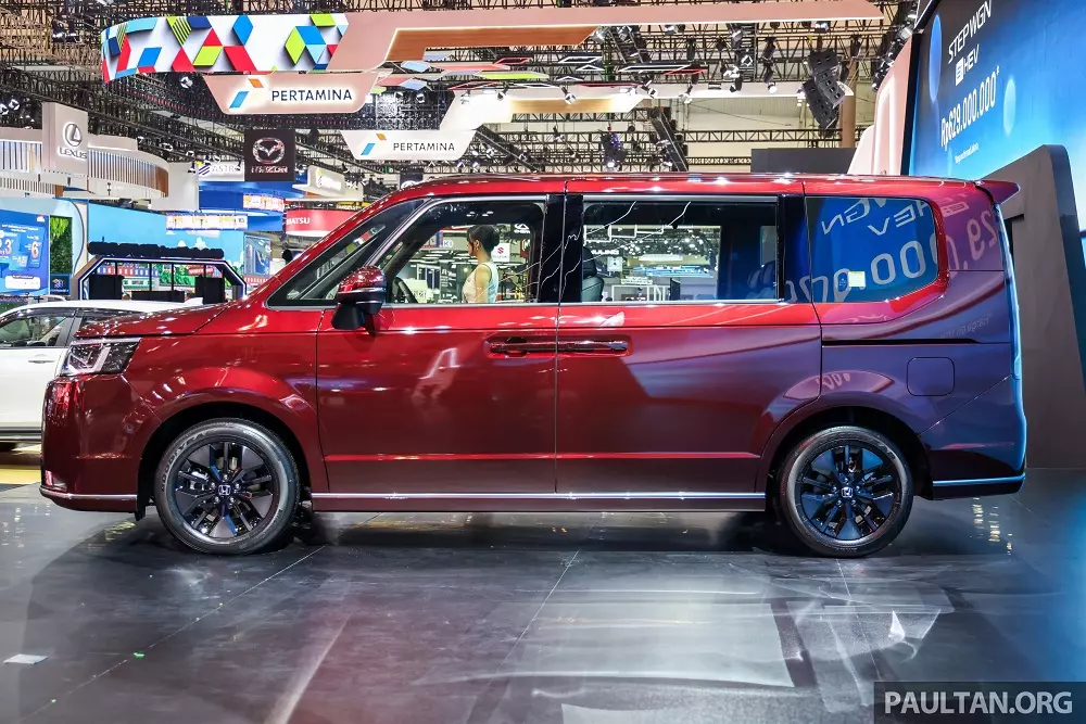Honda StepWGN e:HEV là MPV cỡ trung Honda StepWGN e:HEV là MPV cỡ trung