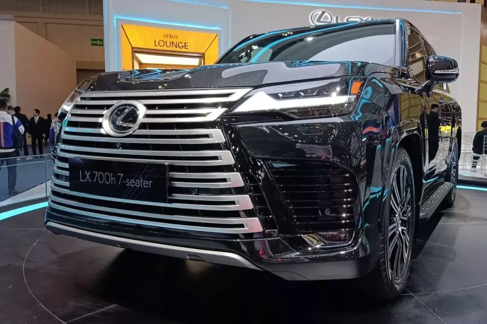 Lexus LX 700h phiên bản 7 chỗ Lexus LX 700h phiên bản 7 chỗ