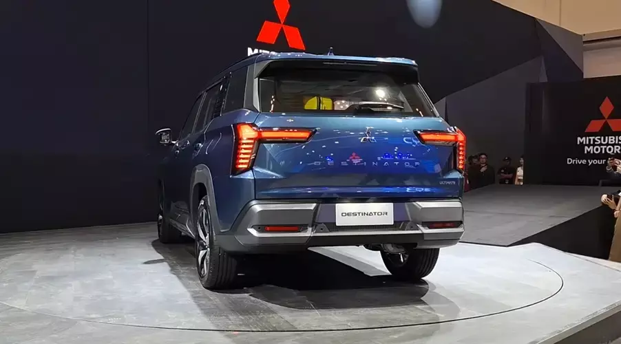 Mitsubishi Destinator là xe SUV 7 chỗ Mitsubishi Destinator là xe SUV 7 chỗ