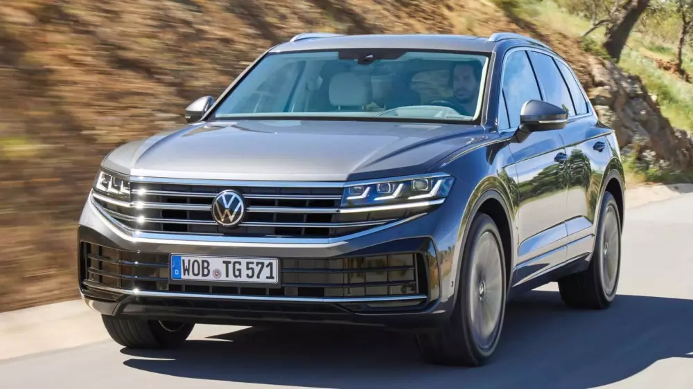 Volkswagen Touareg 2025 được trang bị thiết kế đầu xe mới Volkswagen Touareg 2025 được trang bị thiết kế đầu xe mới
