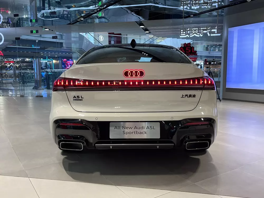 Audi A5L Sportback là mẫu xe xăng đầu tiên trang bị hệ thống trợ lái ADAS của Huawei